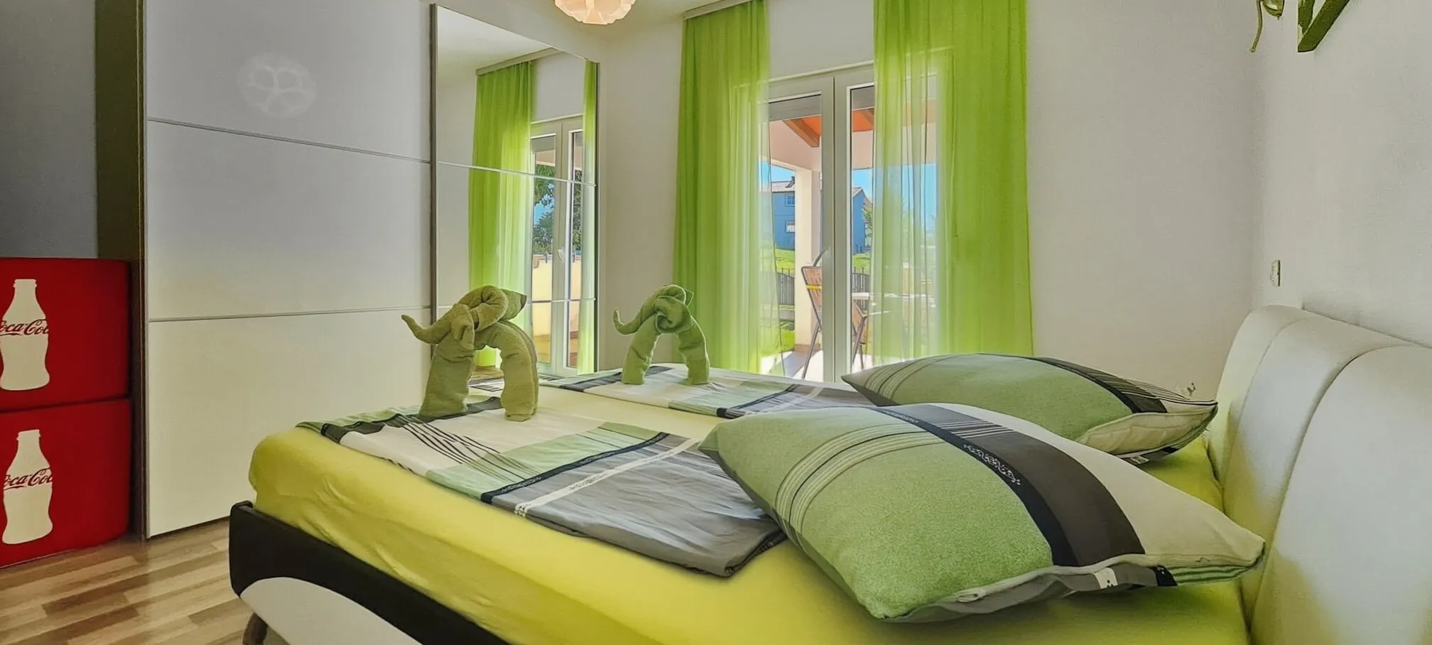 Schlafzimmer 1